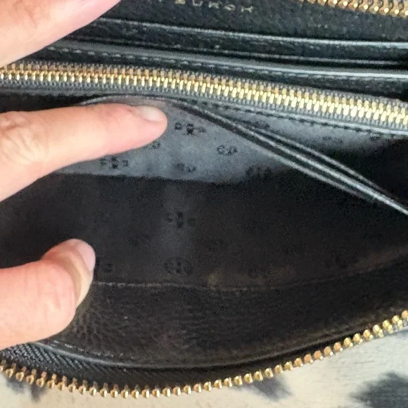 Tory Burch Black Leather Zip Around Wallet - Picture 11 of 16